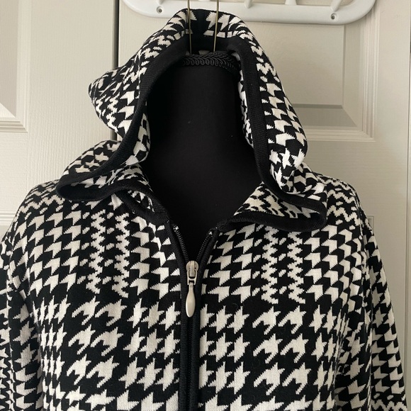 Chicos | Silk Cotton Hoodie Sweater. Houndstooth. Size Medium. Loungewear Relax - Picture 3 of 7